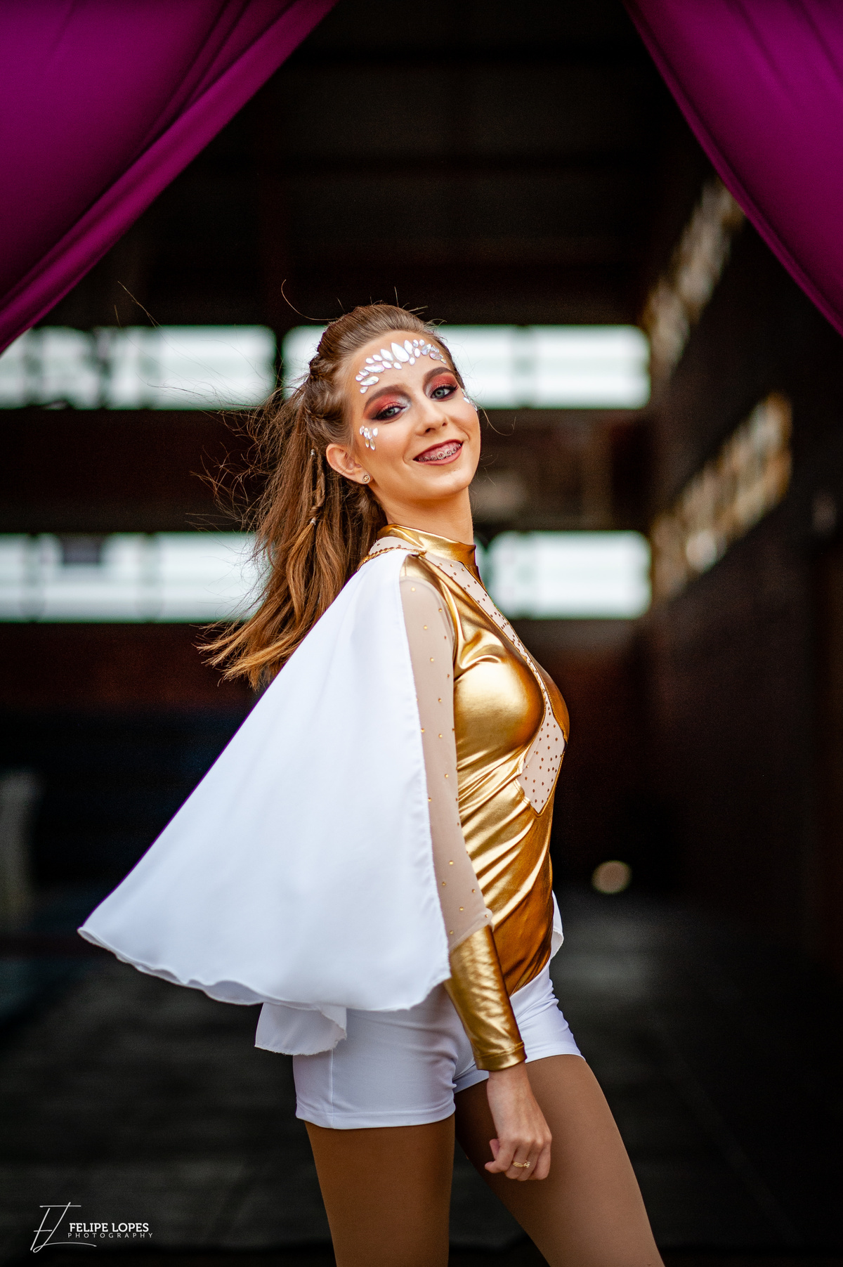 Lana  Fetter - Espetáculo Devika
Dança em Tecidos Acrobáticos