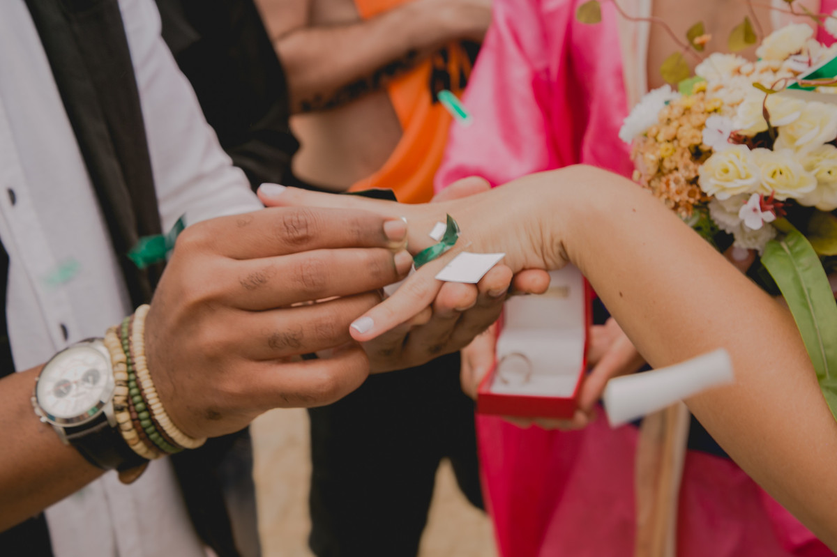 casamento , rio de janeiro, wedding, carnaval, elopement wedding, barra da tijuca, carrossel de emoções, bloco, beach, rj, bride, noivo