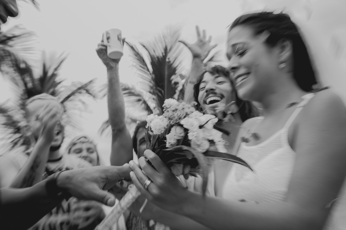 casamento , rio de janeiro, wedding, carnaval, elopement wedding, barra da tijuca, carrossel de emoções, bloco, beach, rj, bride, noivo