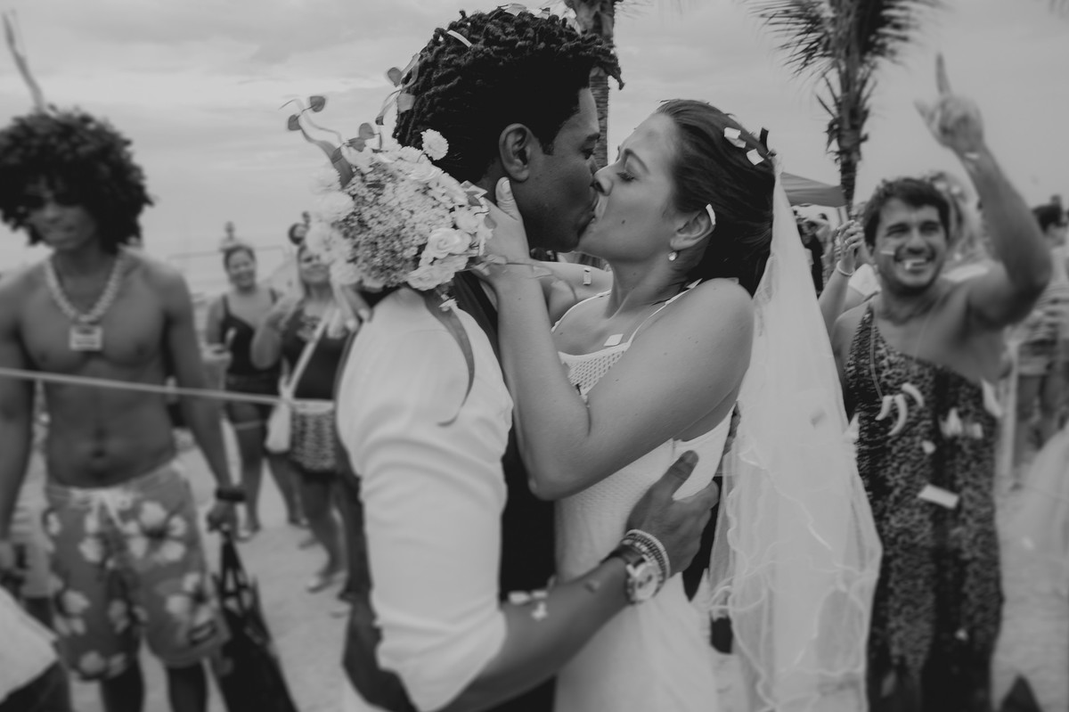 casamento , rio de janeiro, wedding, carnaval, elopement wedding, barra da tijuca, carrossel de emoções, bloco, beach, rj