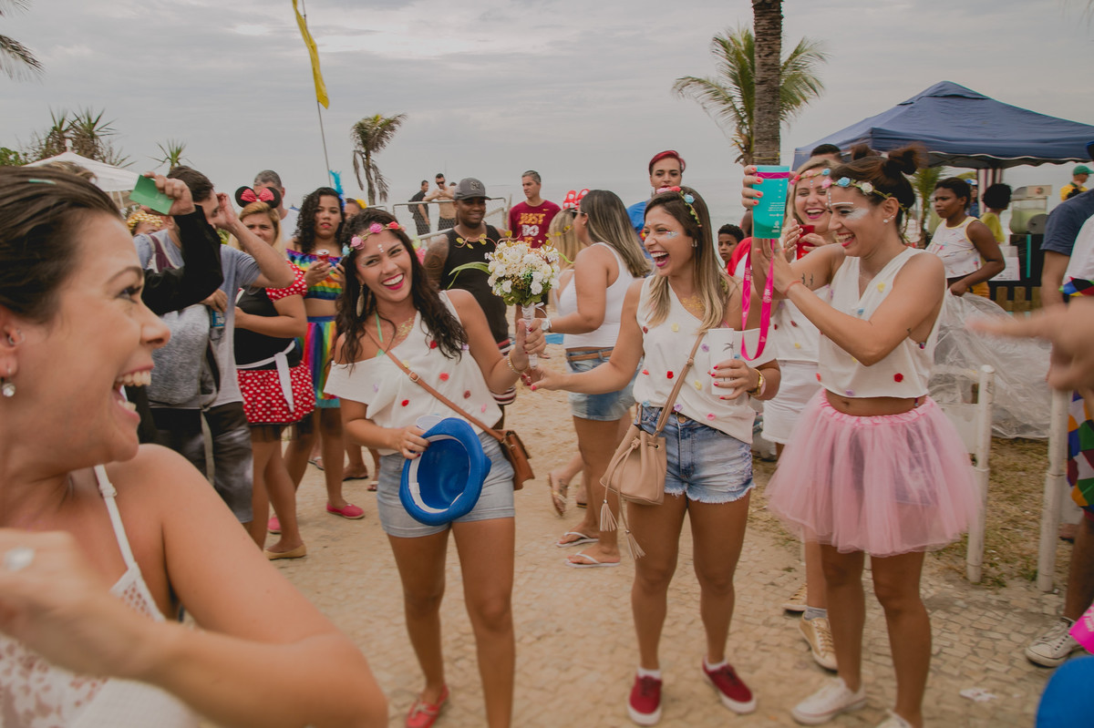 casamento , rio de janeiro, wedding, carnaval, elopement wedding, barra da tijuca, carrossel de emoções, bloco, beach, rj