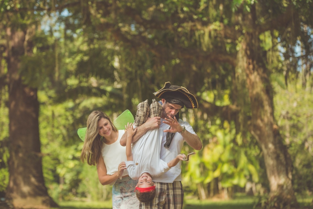 ensaio, família, mãe, pai, filho, beijo, jardim botânico, rio de janeiro, amor, carinho, fotografia, marco brozzo, michelle morelli, rj, parque, dia, luz, criança, ensaio em família