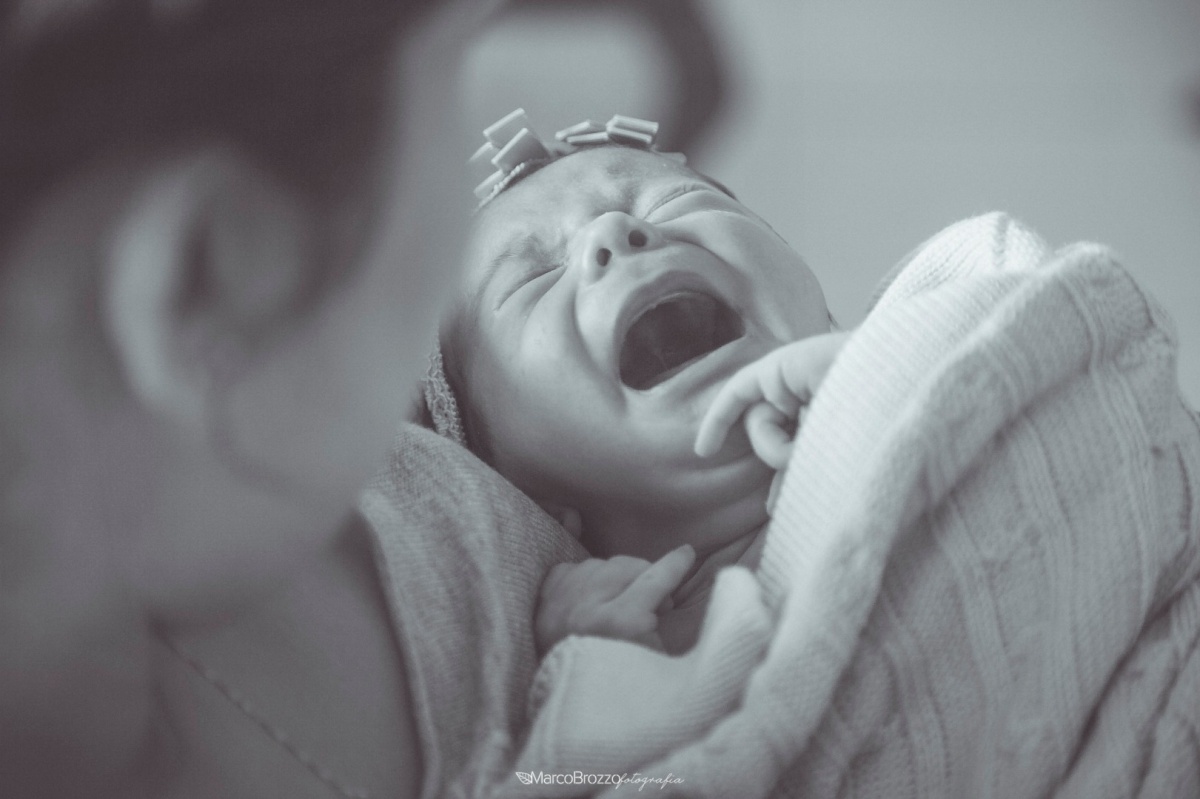 newborn, baby, bêbe, ensaio, fotografia, chupeta, manta, props, menina, antônia, carinho, fotografias, marco brozzo, fotógrafo