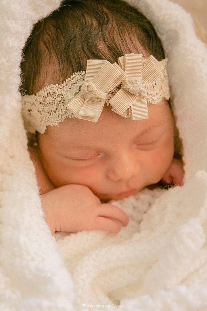 newborn, baby, bêbe, ensaio, fotografia, chupeta, manta, props, menina, antônia, carinho, fotografias, marco brozzo, fotógrafo