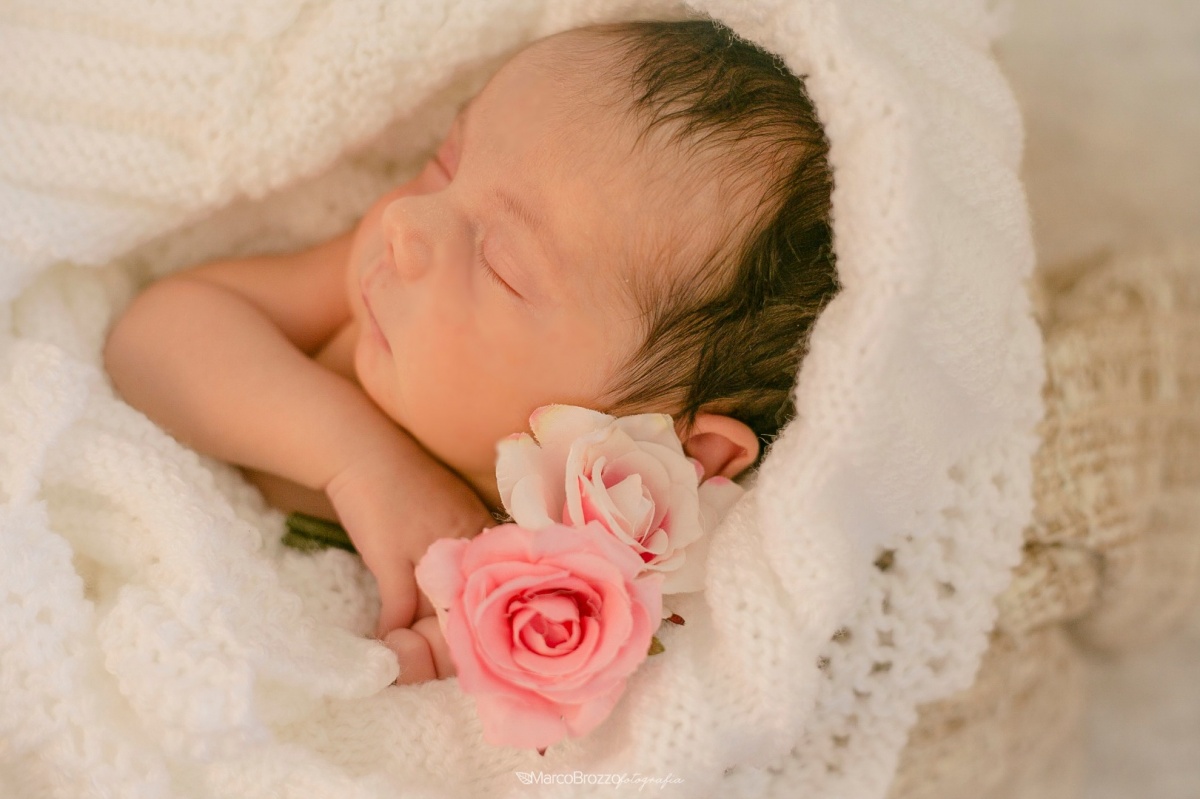 newborn, baby, bêbe, ensaio, fotografia, chupeta, manta, props, menina, antônia, carinho, fotografias, marco brozzo, fotógrafo