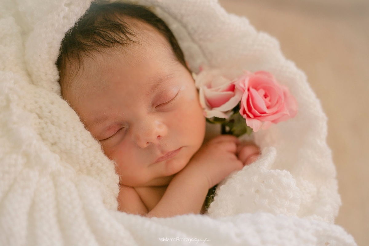 newborn, baby, bêbe, ensaio, fotografia, chupeta, manta, props, menina, antônia, carinho, fotografias, marco brozzo, fotógrafo