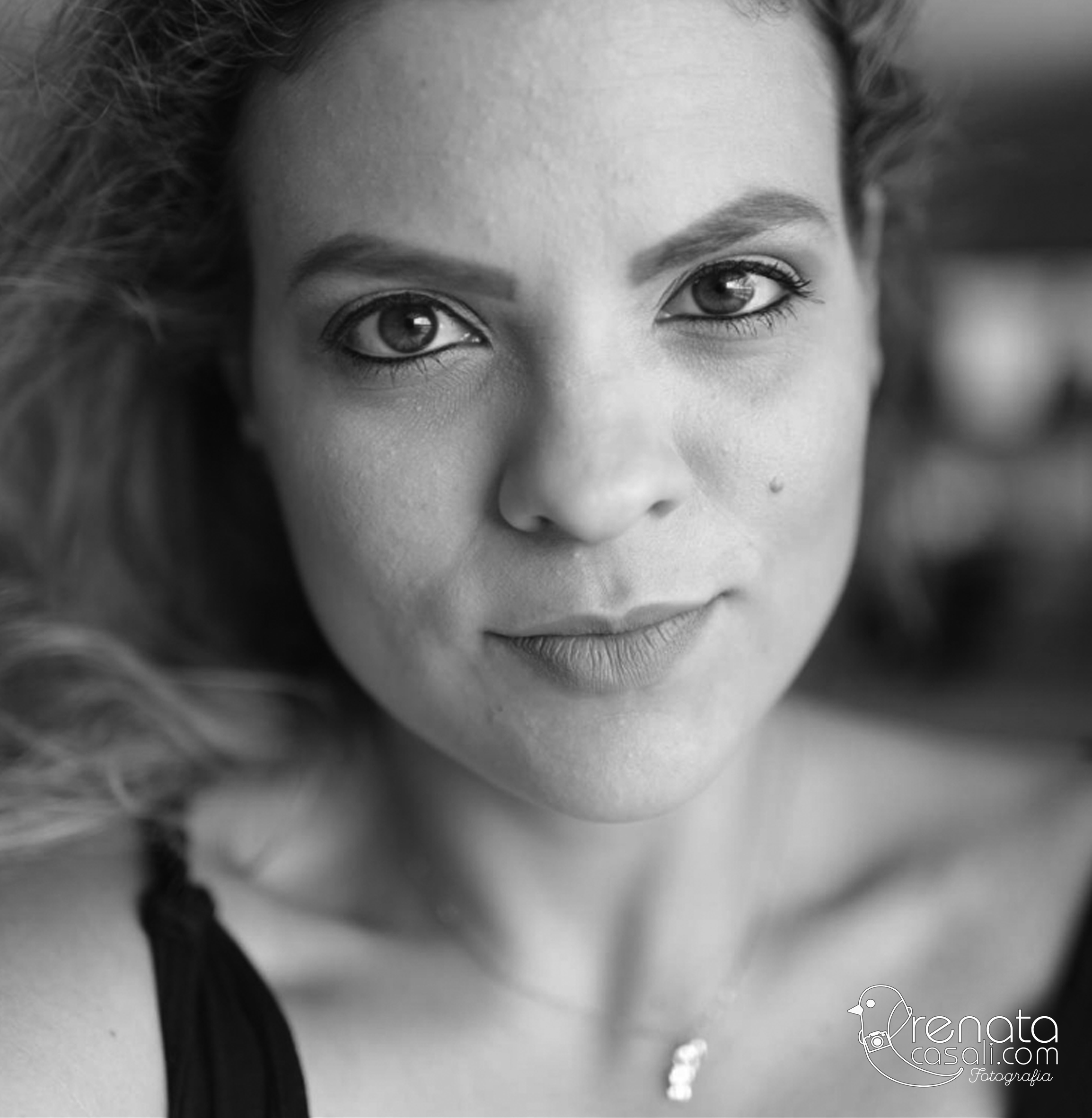 Sobre RENATA CASALI