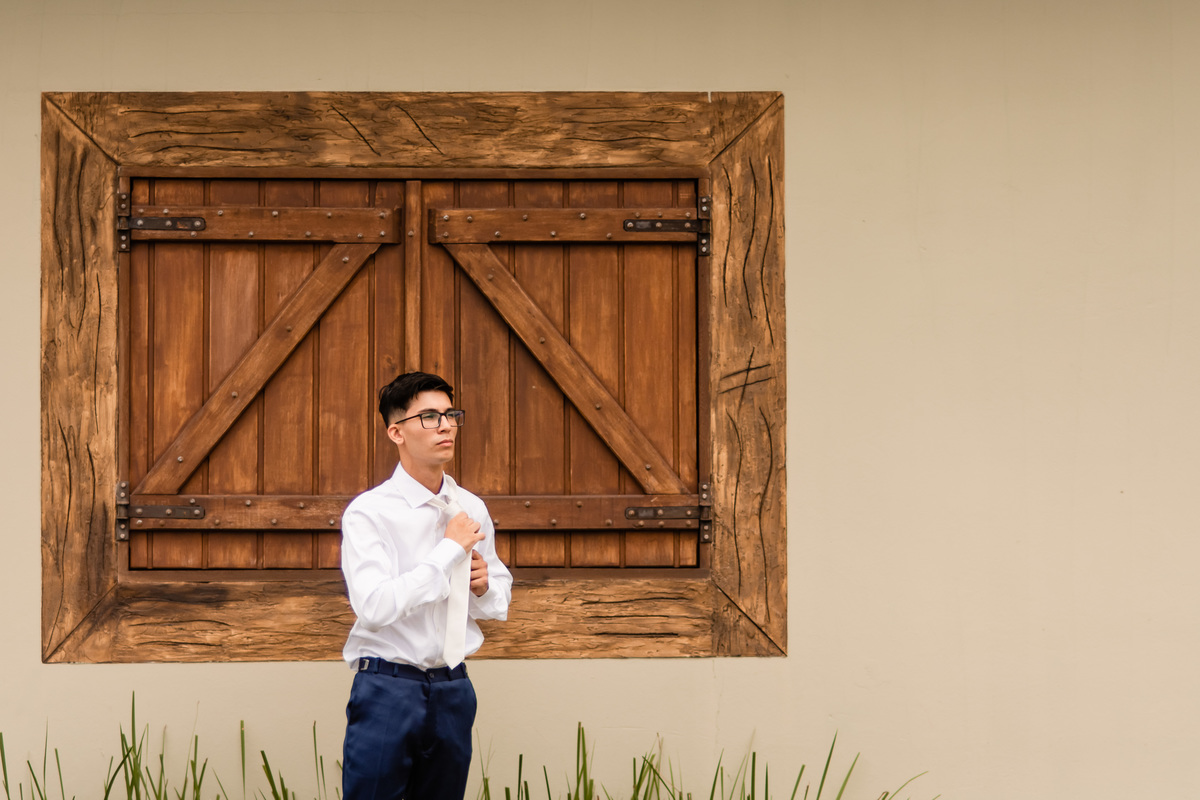 momento do noivo João antes do seu casamento em Cerquilho