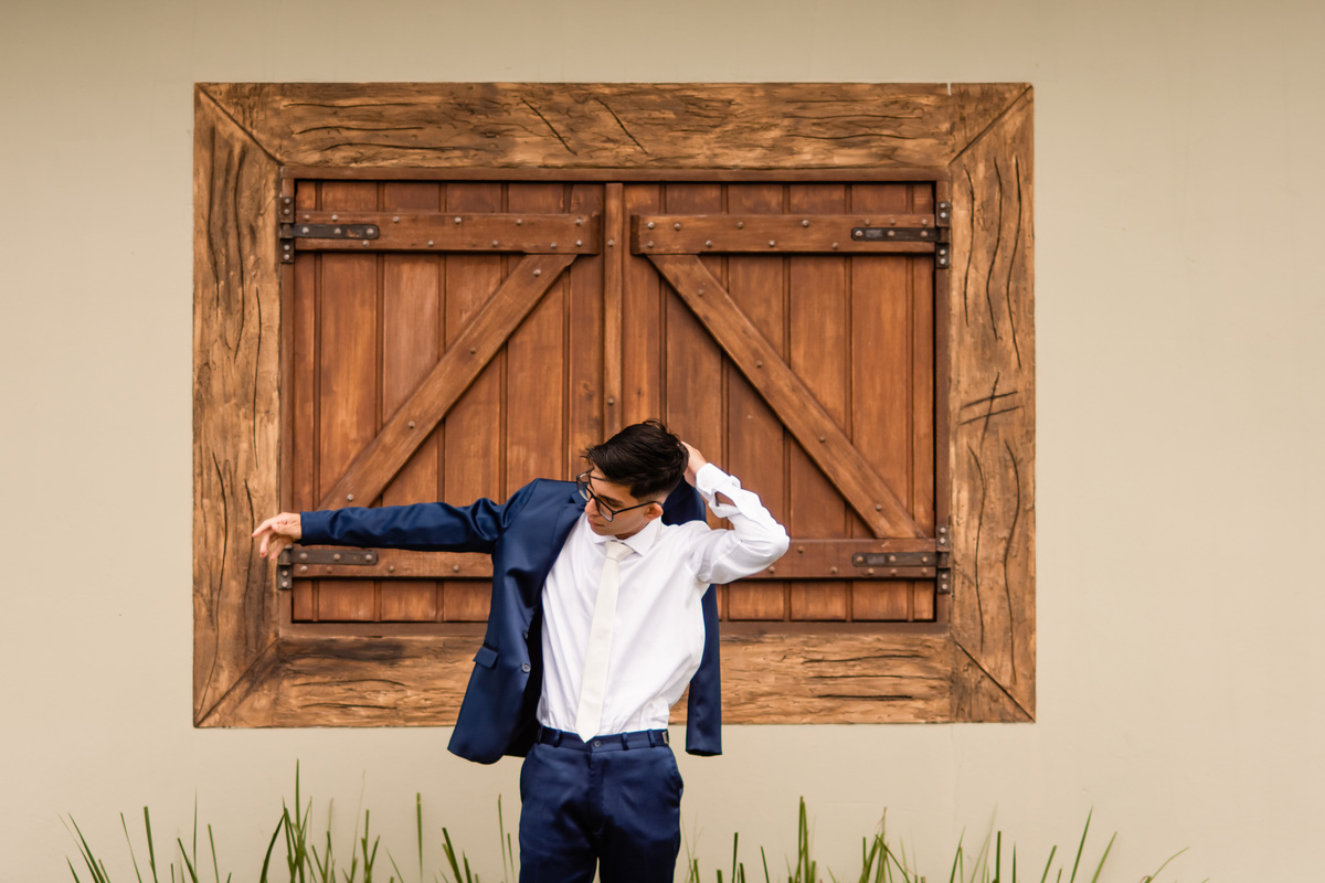 momento do noivo João antes do seu casamento em Cerquilho