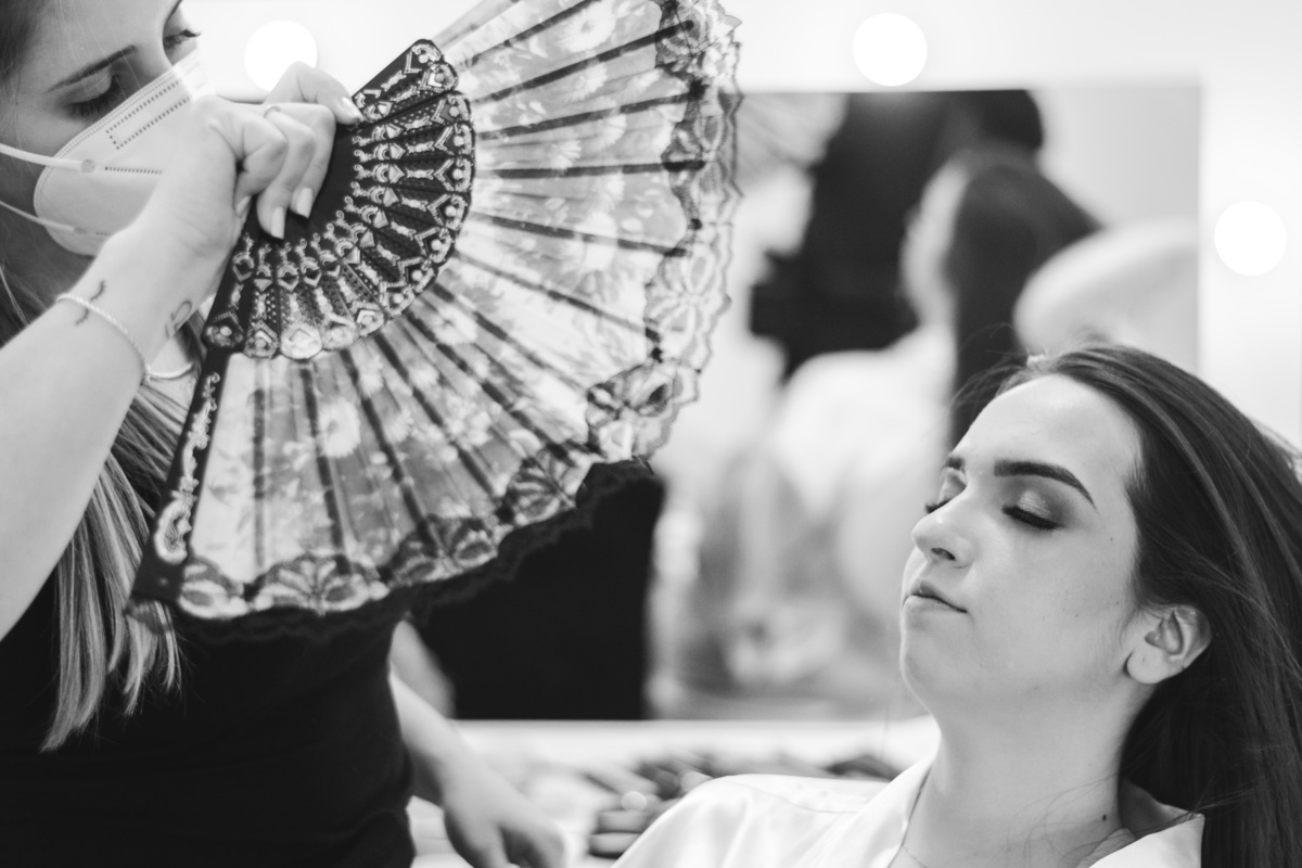 momento da noiva Adurey antes do seu casamento em Cerquilho