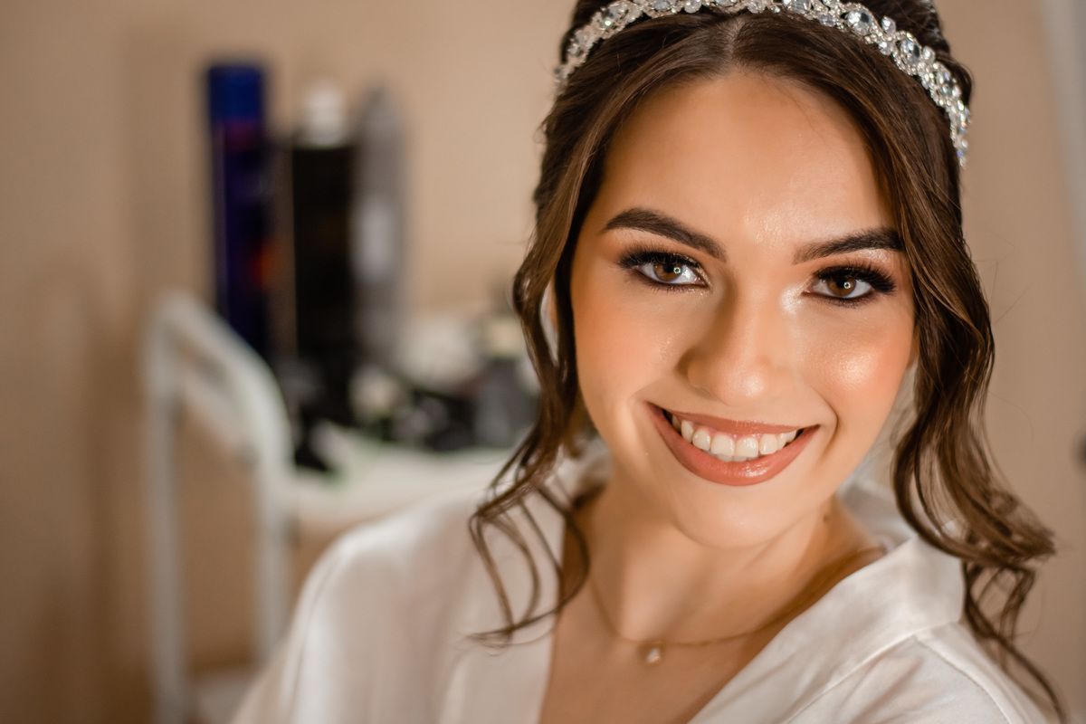 momento da noiva Adurey antes do seu casamento em Cerquilho