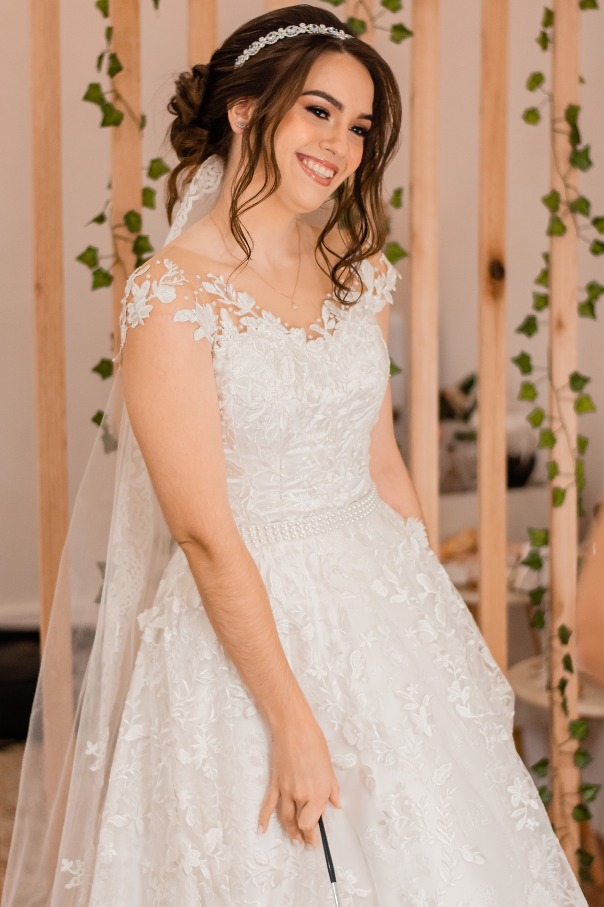 momento da noiva Adurey antes do seu casamento em Cerquilho