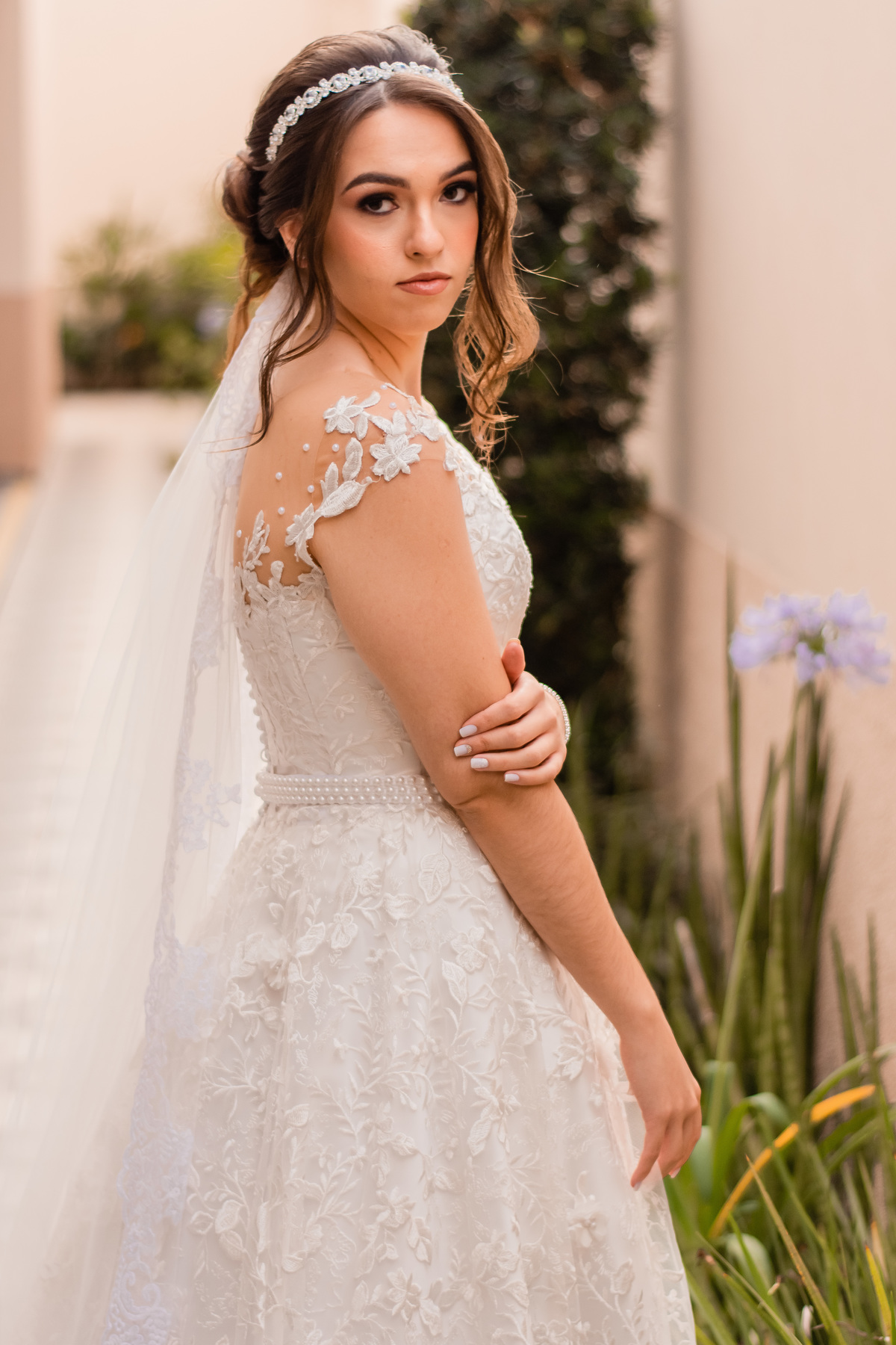 momento da noiva Adurey antes do seu casamento em Cerquilho