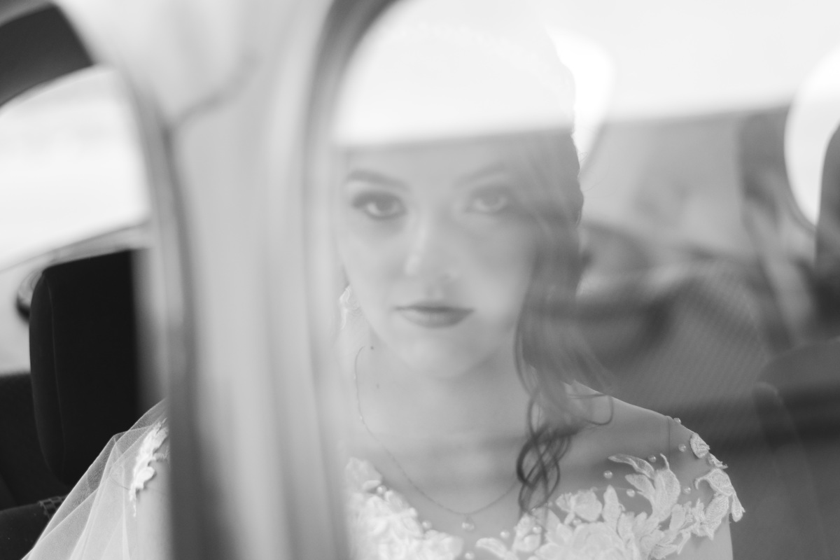 momento da noiva Adurey antes do seu casamento em Cerquilho