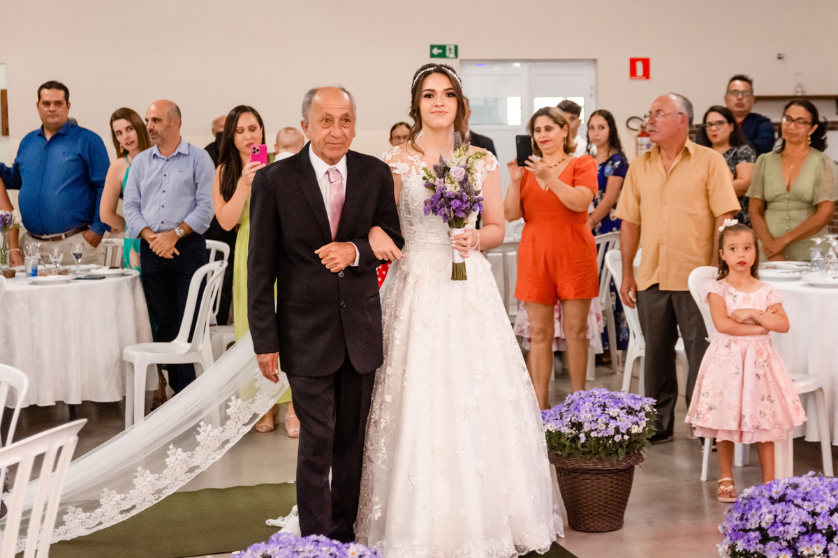 Entrada da noiva Adurey com seu pai em Cerquilho