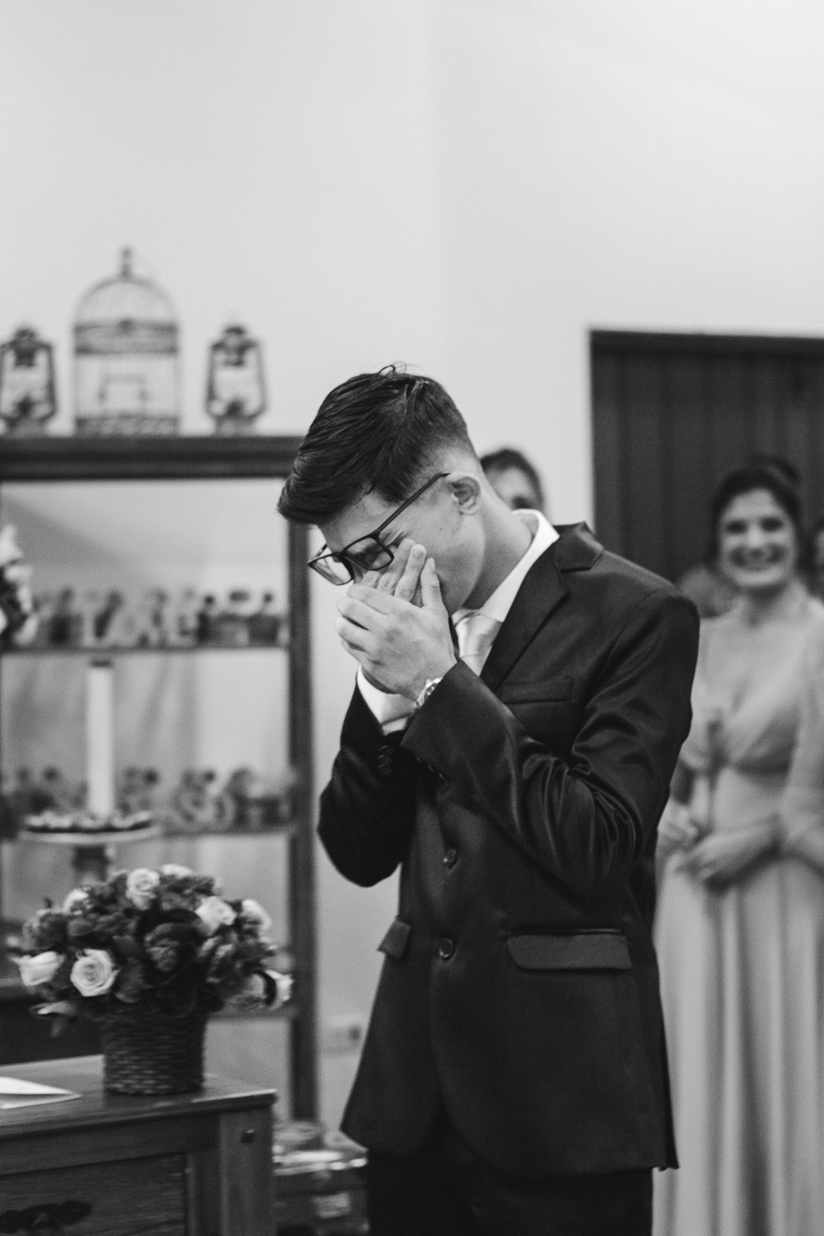 emoção do noivo João