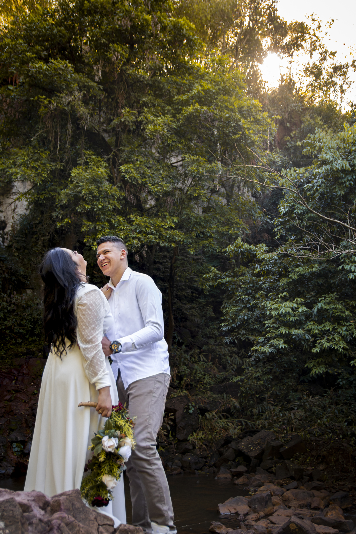 Casal em Brotas se divertindo