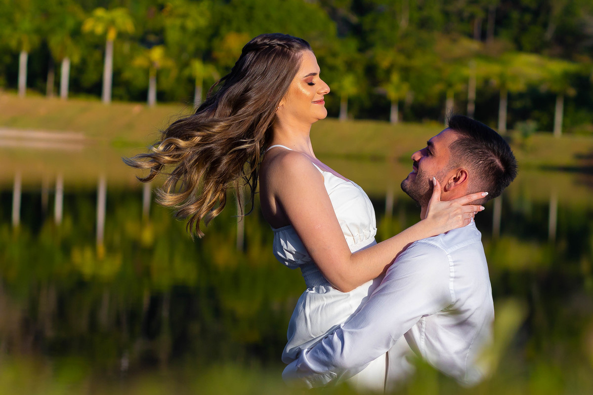 fotos ensaio casal noivos Juliana e Lucas pré wedding espaço serra dos cocais em Itatiba interior de SP fotografo Denis Silveira Fotografia ensaio fotográfico pré casamento casal no campo