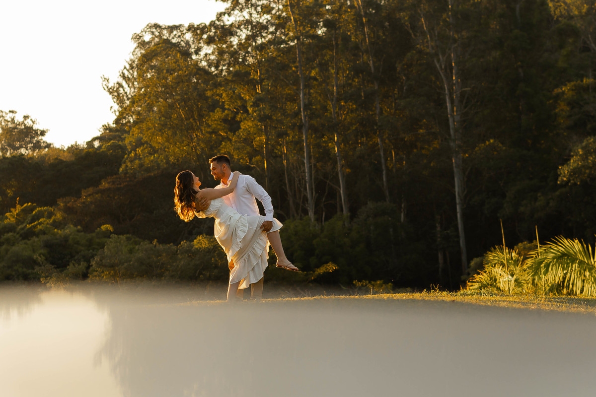 fotos ensaio casal noivos Juliana e Lucas pré wedding espaço serra dos cocais em Itatiba interior de SP fotografo Denis Silveira Fotografia ensaio fotográfico pré casamento casal no campo