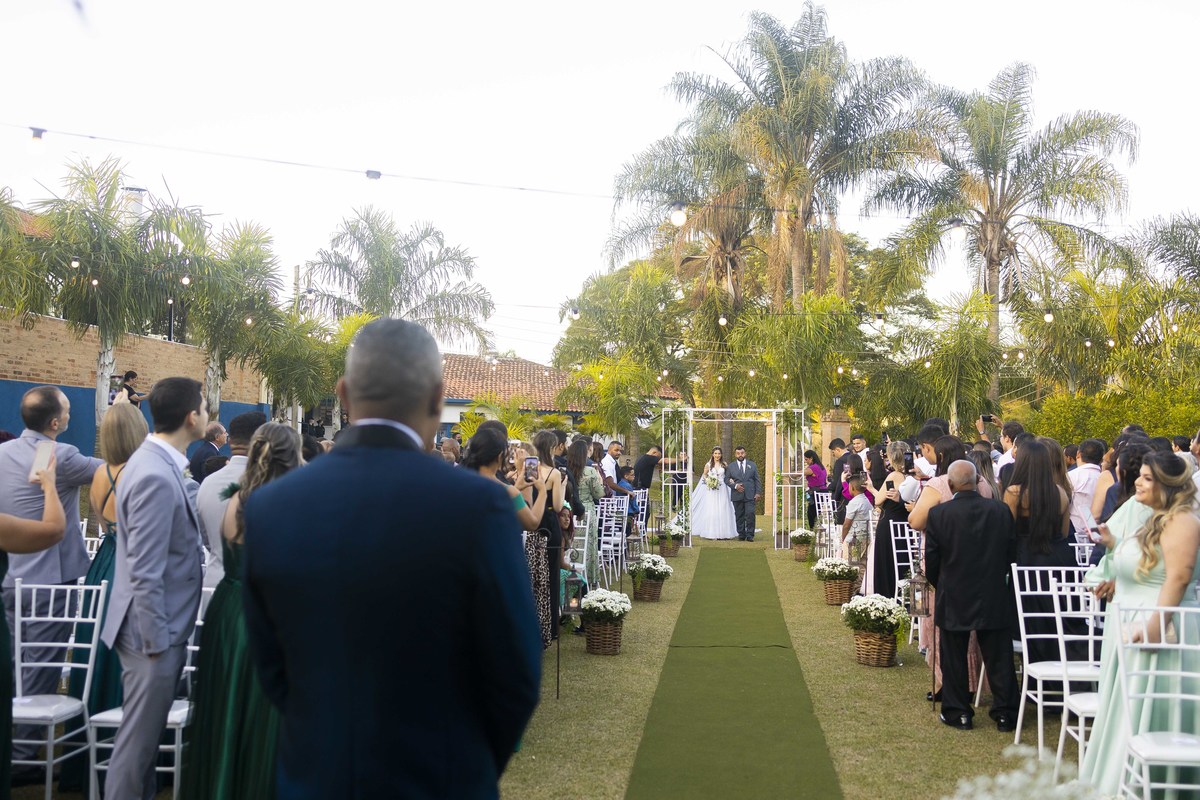 fotos casamento no campo em vinhedo sp casal de noivos barbara e joao espaco vila bella eventos fotografo especializado em casamentos denis silveira fotografia