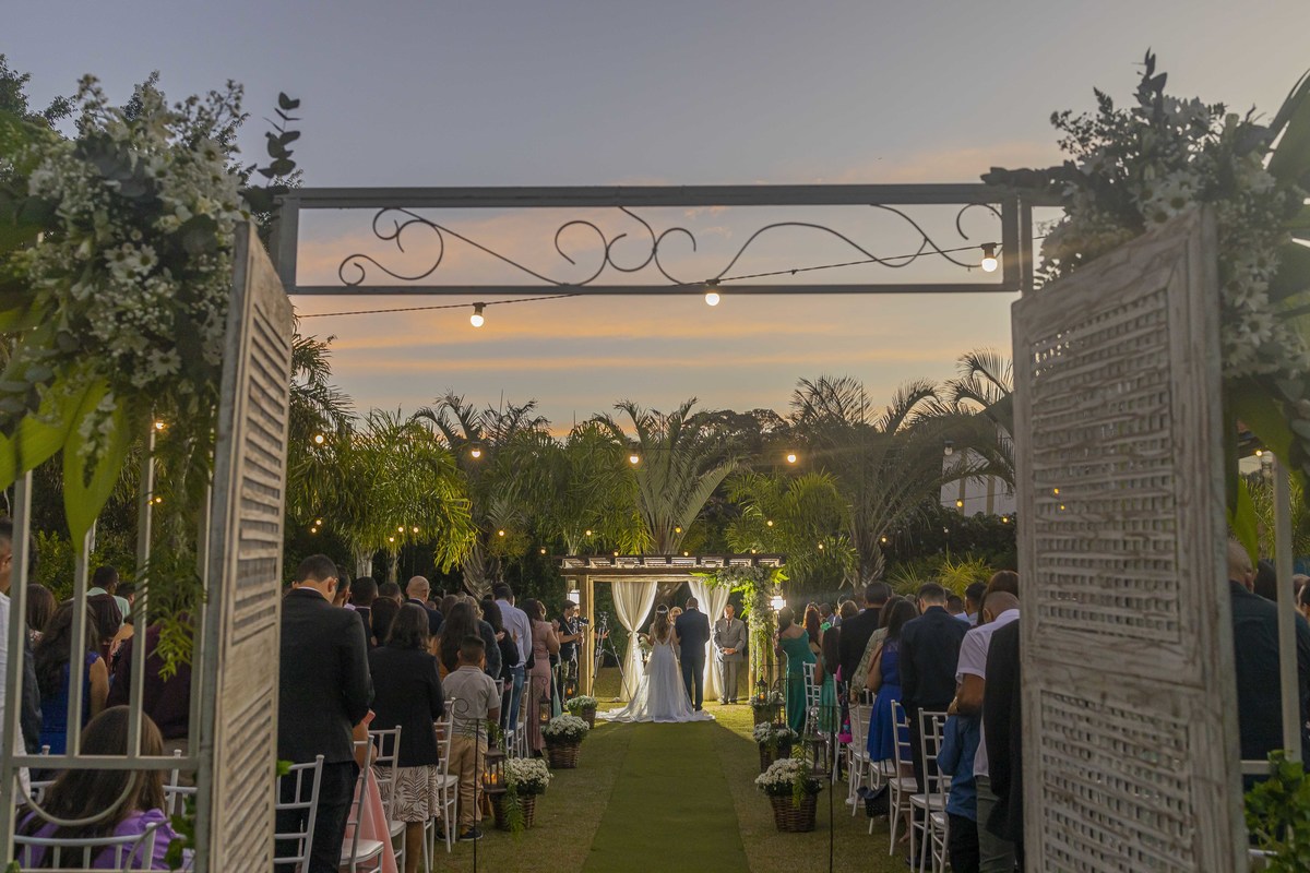 fotos casamento no campo em vinhedo sp casal de noivos barbara e joao espaco vila bella eventos fotografo especializado em casamentos denis silveira fotografia