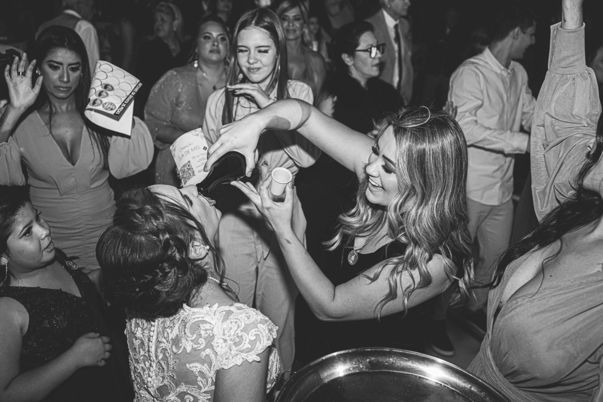 fotos casamento casal noivos Giovanna e Heitor no espaco Callegari em Mairipora SP fotografo especializado em Casamentos Denis Silveira