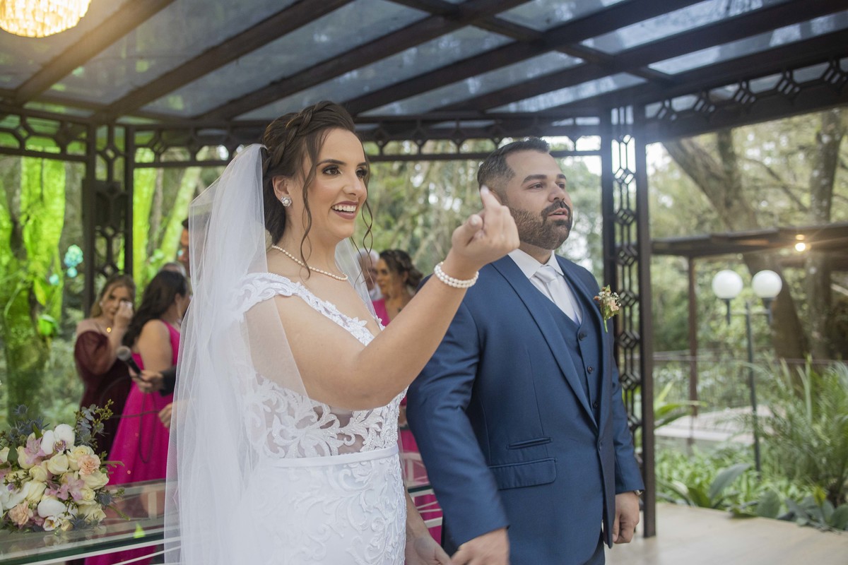 fotos casamento casal noivos Giovanna e Heitor no espaco Callegari em Mairipora SP fotografo especializado em Casamentos Denis Silveira