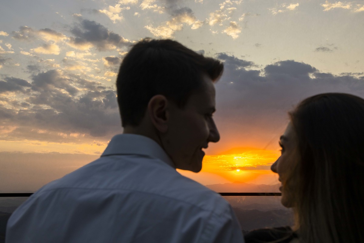 fotos ensaio de casal noivos Priscila e Nestor no Parque da Cerveja em Campos do Jordão SP imagens pre casamento fotografo Denis Silveira Fotografia