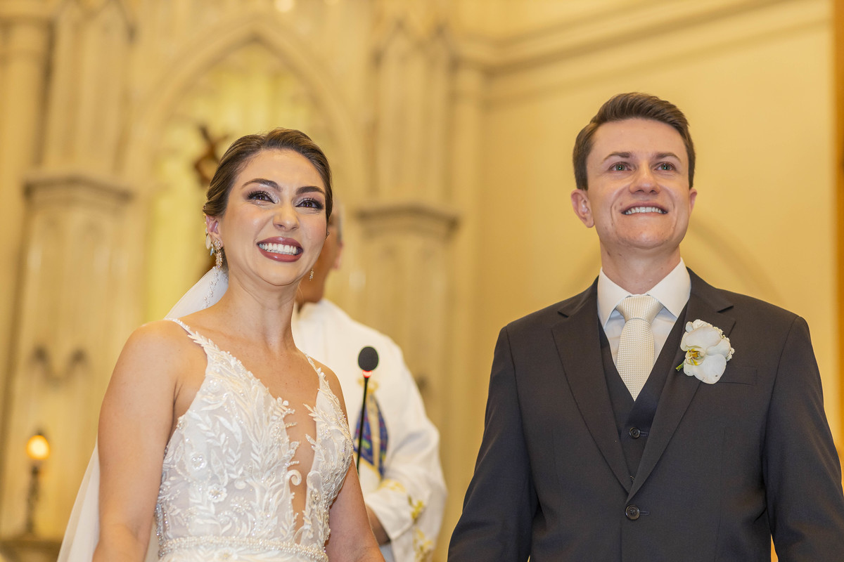 FOTOS CASAMENTO IGREJA CATOLICA MATRIZ VALINHOS SP CASAL DE NOIVOS PRISCILA E NETOR FESTA EM CLUBE ATLETICO VALINHENSE FOTOGRAFO DENIS SILVEIRA FOTOGRAFIA WEDDING PHOTOGRAPHY