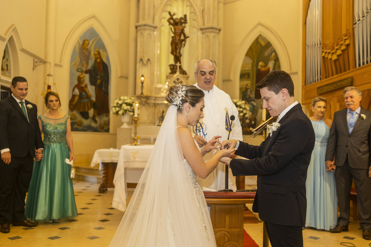 FOTOS CASAMENTO IGREJA CATOLICA MATRIZ VALINHOS SP CASAL DE NOIVOS PRISCILA E NETOR FESTA EM CLUBE ATLETICO VALINHENSE FOTOGRAFO DENIS SILVEIRA FOTOGRAFIA WEDDING PHOTOGRAPHY
