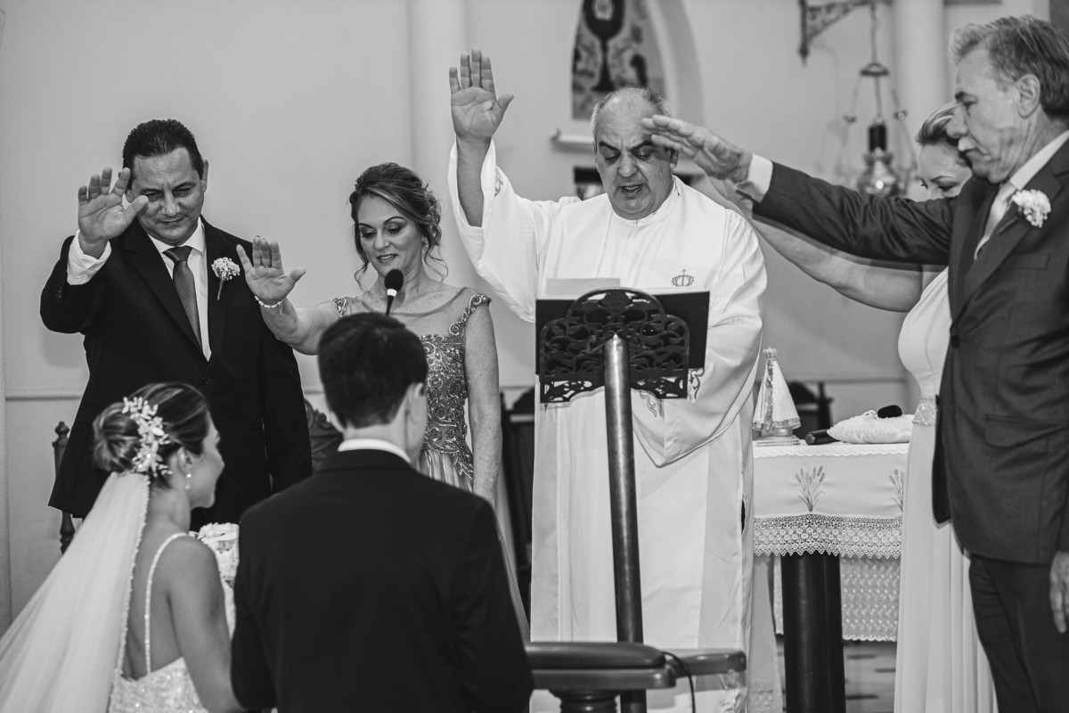 FOTOS CASAMENTO IGREJA CATOLICA MATRIZ VALINHOS SP CASAL DE NOIVOS PRISCILA E NETOR FESTA EM CLUBE ATLETICO VALINHENSE FOTOGRAFO DENIS SILVEIRA FOTOGRAFIA WEDDING PHOTOGRAPHY