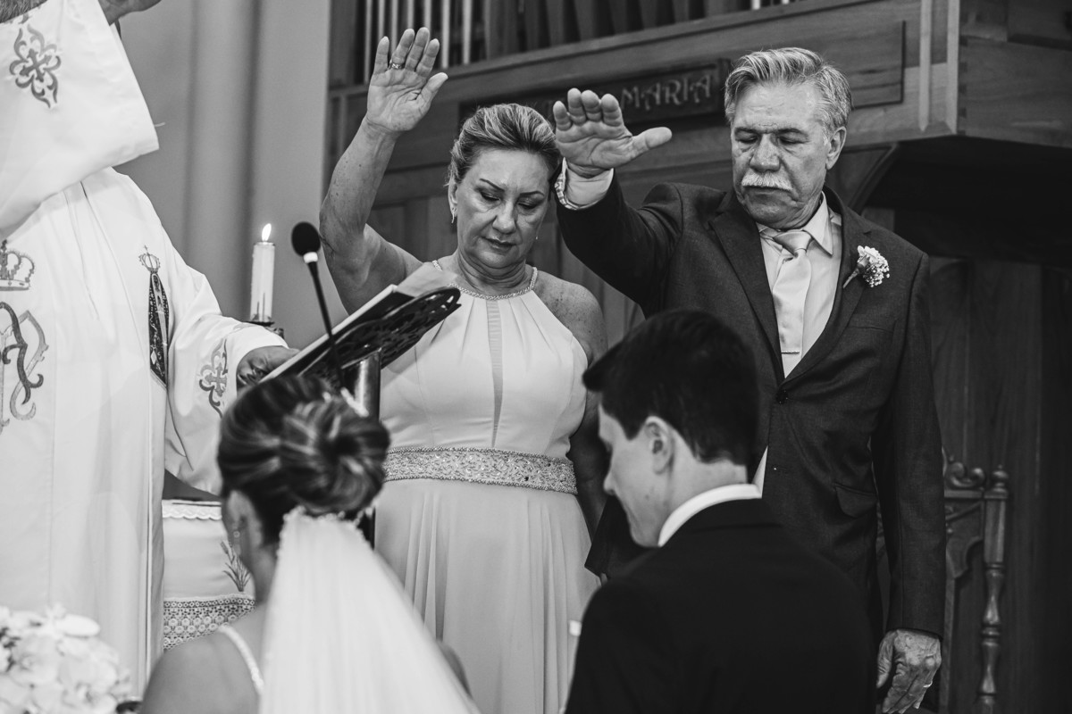 FOTOS CASAMENTO IGREJA CATOLICA MATRIZ VALINHOS SP CASAL DE NOIVOS PRISCILA E NETOR FESTA EM CLUBE ATLETICO VALINHENSE FOTOGRAFO DENIS SILVEIRA FOTOGRAFIA WEDDING PHOTOGRAPHY