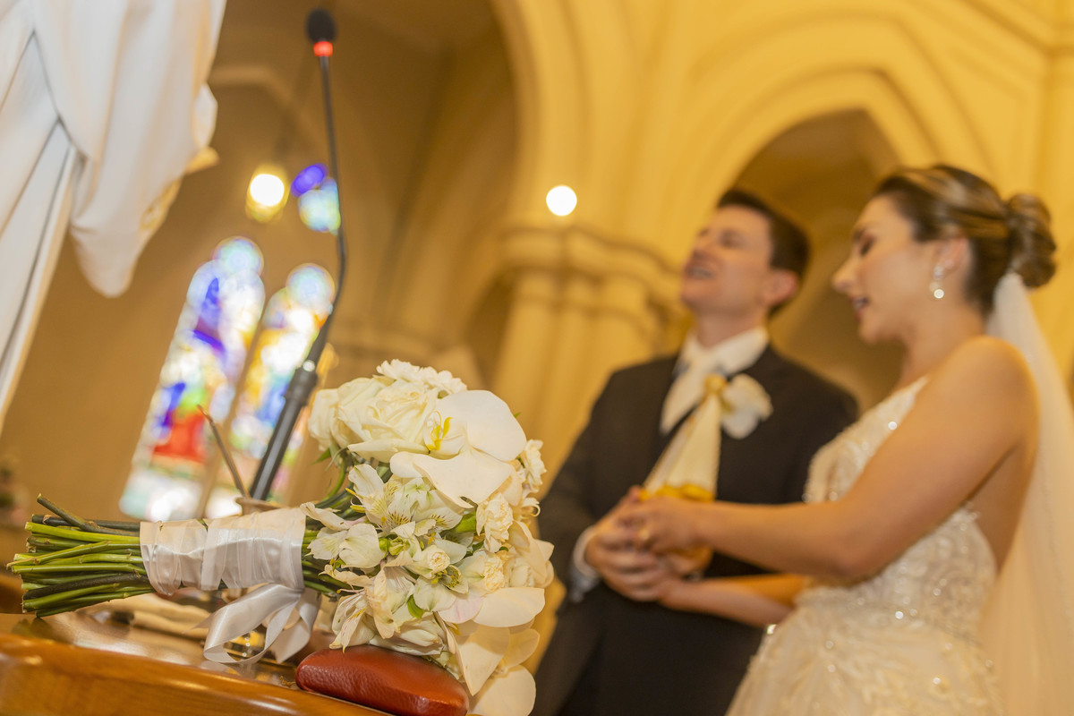 FOTOS CASAMENTO IGREJA CATOLICA MATRIZ VALINHOS SP CASAL DE NOIVOS PRISCILA E NETOR FESTA EM CLUBE ATLETICO VALINHENSE FOTOGRAFO DENIS SILVEIRA FOTOGRAFIA WEDDING PHOTOGRAPHY