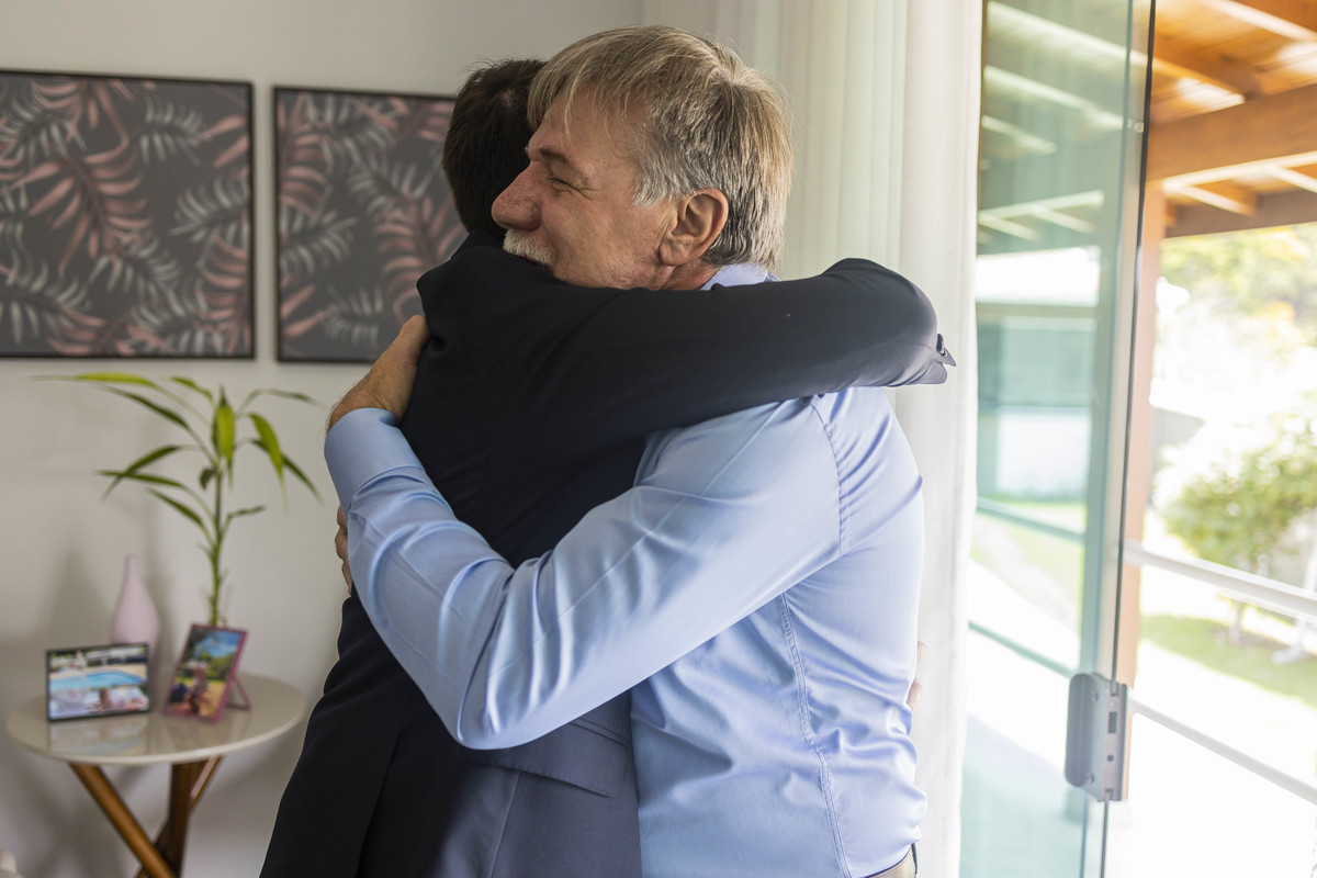 FOTOS CASAMENTO IGREJA CATOLICA MATRIZ VALINHOS SP CASAL DE NOIVOS PRISCILA E NETOR FESTA EM CLUBE ATLETICO VALINHENSE FOTOGRAFO DENIS SILVEIRA FOTOGRAFIA WEDDING PHOTOGRAPHY