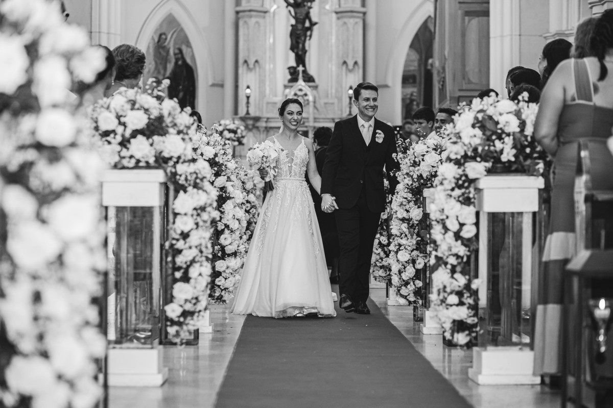 FOTOS CASAMENTO IGREJA CATOLICA MATRIZ VALINHOS SP CASAL DE NOIVOS PRISCILA E NETOR FESTA EM CLUBE ATLETICO VALINHENSE FOTOGRAFO DENIS SILVEIRA FOTOGRAFIA WEDDING PHOTOGRAPHY