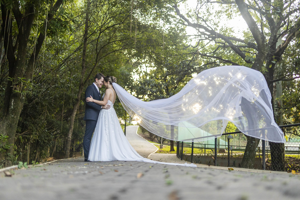 FOTOS CASAMENTO IGREJA CATOLICA MATRIZ VALINHOS SP CASAL DE NOIVOS PRISCILA E NETOR FESTA EM CLUBE ATLETICO VALINHENSE FOTOGRAFO DENIS SILVEIRA FOTOGRAFIA WEDDING PHOTOGRAPHY