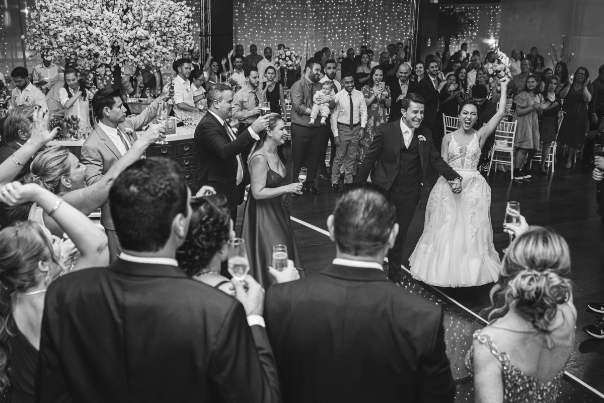 FOTOS CASAMENTO IGREJA CATOLICA MATRIZ VALINHOS SP CASAL DE NOIVOS PRISCILA E NETOR FESTA EM CLUBE ATLETICO VALINHENSE FOTOGRAFO DENIS SILVEIRA FOTOGRAFIA WEDDING PHOTOGRAPHY