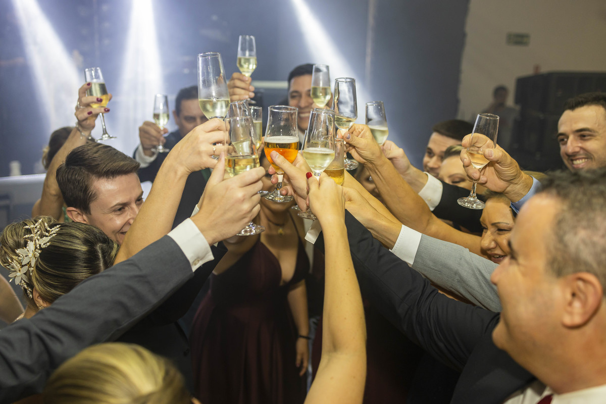 FOTOS CASAMENTO IGREJA CATOLICA MATRIZ VALINHOS SP CASAL DE NOIVOS PRISCILA E NETOR FESTA EM CLUBE ATLETICO VALINHENSE FOTOGRAFO DENIS SILVEIRA FOTOGRAFIA WEDDING PHOTOGRAPHY