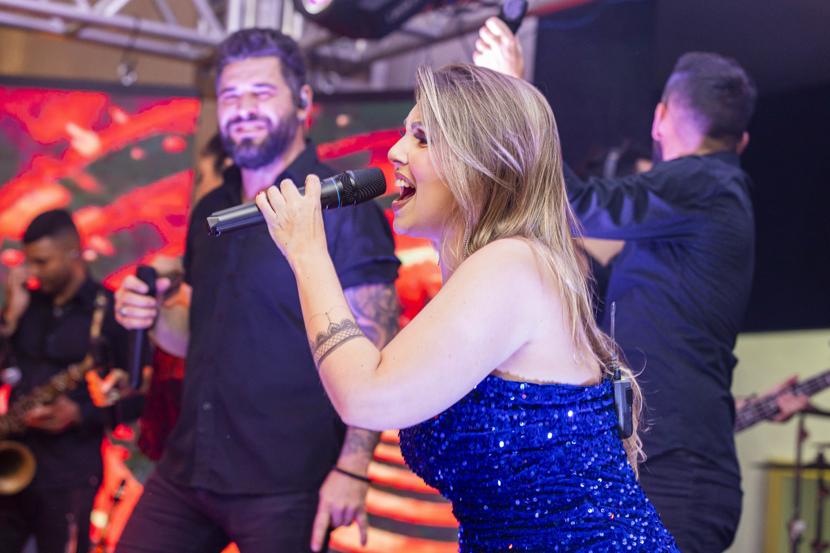 FOTOS CASAMENTO IGREJA CATOLICA MATRIZ VALINHOS SP CASAL DE NOIVOS PRISCILA E NETOR FESTA EM CLUBE ATLETICO VALINHENSE FOTOGRAFO DENIS SILVEIRA FOTOGRAFIA WEDDING PHOTOGRAPHY