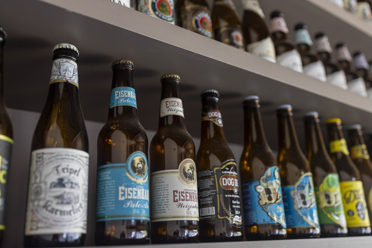 FOTOS CASAMENTO IGREJA CATOLICA MATRIZ VALINHOS SP CASAL DE NOIVOS PRISCILA E NETOR FESTA EM CLUBE ATLETICO VALINHENSE FOTOGRAFO DENIS SILVEIRA FOTOGRAFIA WEDDING PHOTOGRAPHY