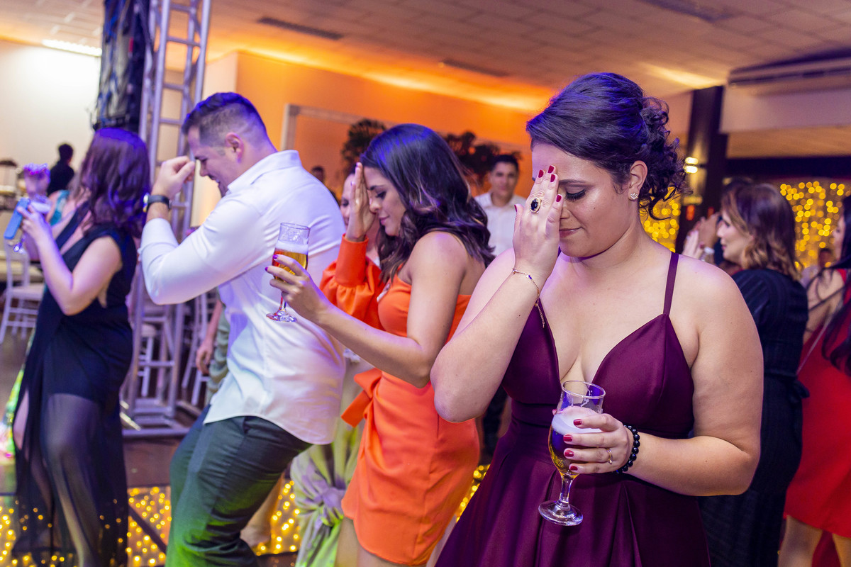 FOTOS CASAMENTO IGREJA CATOLICA MATRIZ VALINHOS SP CASAL DE NOIVOS PRISCILA E NETOR FESTA EM CLUBE ATLETICO VALINHENSE FOTOGRAFO DENIS SILVEIRA FOTOGRAFIA WEDDING PHOTOGRAPHY