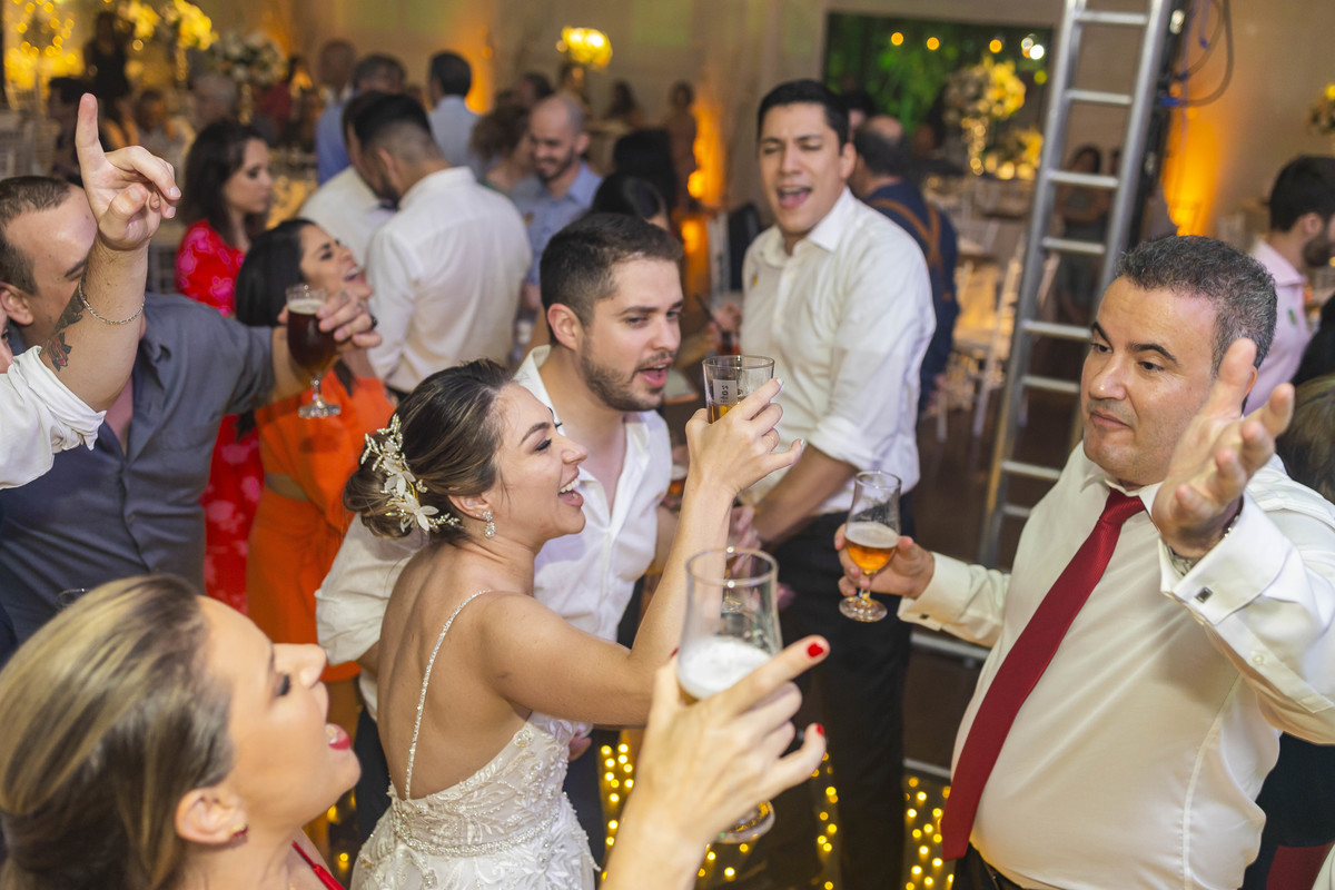 FOTOS CASAMENTO IGREJA CATOLICA MATRIZ VALINHOS SP CASAL DE NOIVOS PRISCILA E NETOR FESTA EM CLUBE ATLETICO VALINHENSE FOTOGRAFO DENIS SILVEIRA FOTOGRAFIA WEDDING PHOTOGRAPHY