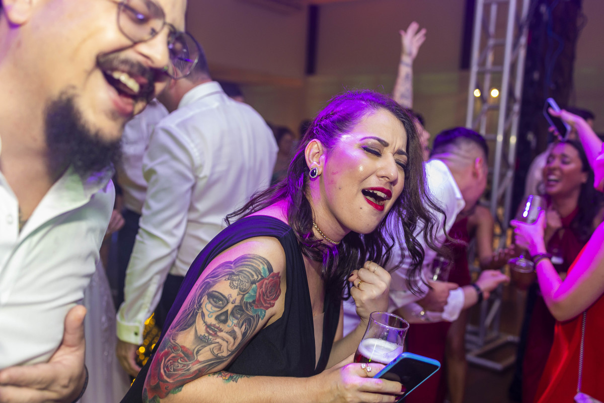 FOTOS CASAMENTO IGREJA CATOLICA MATRIZ VALINHOS SP CASAL DE NOIVOS PRISCILA E NETOR FESTA EM CLUBE ATLETICO VALINHENSE FOTOGRAFO DENIS SILVEIRA FOTOGRAFIA WEDDING PHOTOGRAPHY