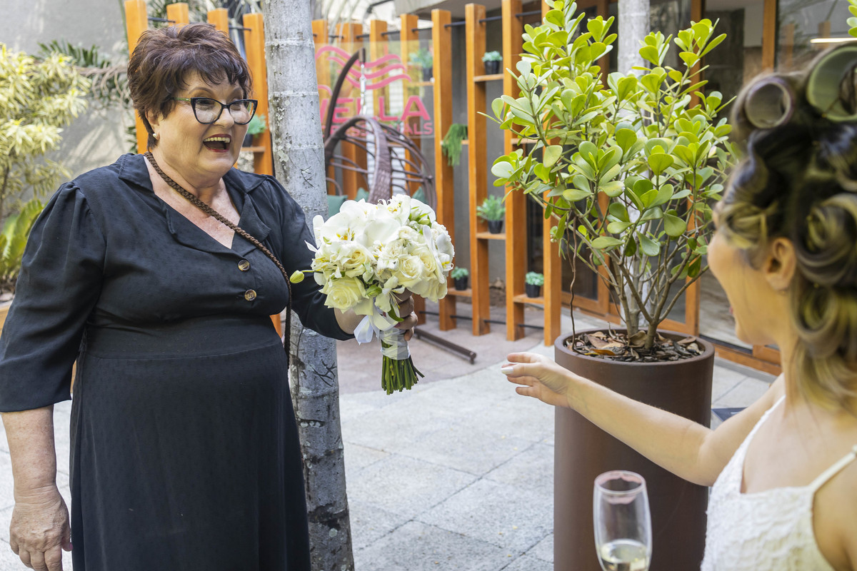 FOTOS CASAMENTO IGREJA CATOLICA MATRIZ VALINHOS SP CASAL DE NOIVOS PRISCILA E NETOR FESTA EM CLUBE ATLETICO VALINHENSE FOTOGRAFO DENIS SILVEIRA FOTOGRAFIA WEDDING PHOTOGRAPHY