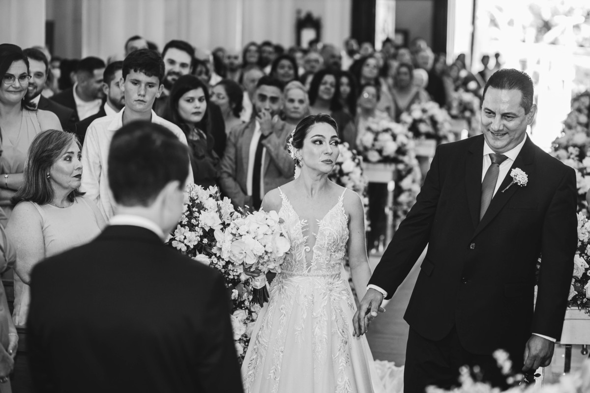 FOTOS CASAMENTO IGREJA CATOLICA MATRIZ VALINHOS SP CASAL DE NOIVOS PRISCILA E NETOR FESTA EM CLUBE ATLETICO VALINHENSE FOTOGRAFO DENIS SILVEIRA FOTOGRAFIA WEDDING PHOTOGRAPHY