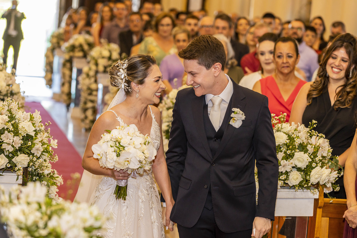 FOTOS CASAMENTO IGREJA CATOLICA MATRIZ VALINHOS SP CASAL DE NOIVOS PRISCILA E NETOR FESTA EM CLUBE ATLETICO VALINHENSE FOTOGRAFO DENIS SILVEIRA FOTOGRAFIA WEDDING PHOTOGRAPHY