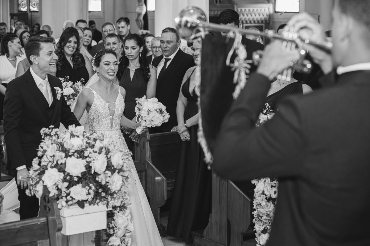 FOTOS CASAMENTO IGREJA CATOLICA MATRIZ VALINHOS SP CASAL DE NOIVOS PRISCILA E NETOR FESTA EM CLUBE ATLETICO VALINHENSE FOTOGRAFO DENIS SILVEIRA FOTOGRAFIA WEDDING PHOTOGRAPHY