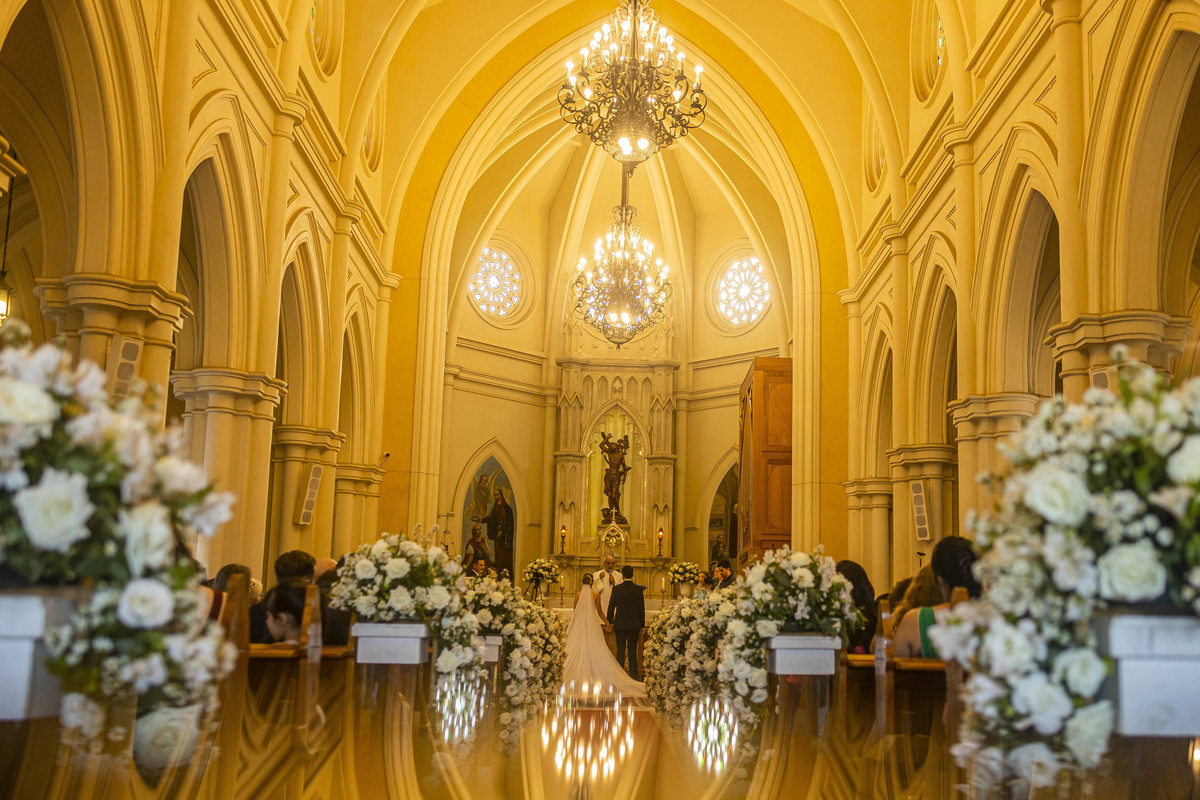 FOTOS CASAMENTO IGREJA CATOLICA MATRIZ VALINHOS SP CASAL DE NOIVOS PRISCILA E NETOR FESTA EM CLUBE ATLETICO VALINHENSE FOTOGRAFO DENIS SILVEIRA FOTOGRAFIA WEDDING PHOTOGRAPHY