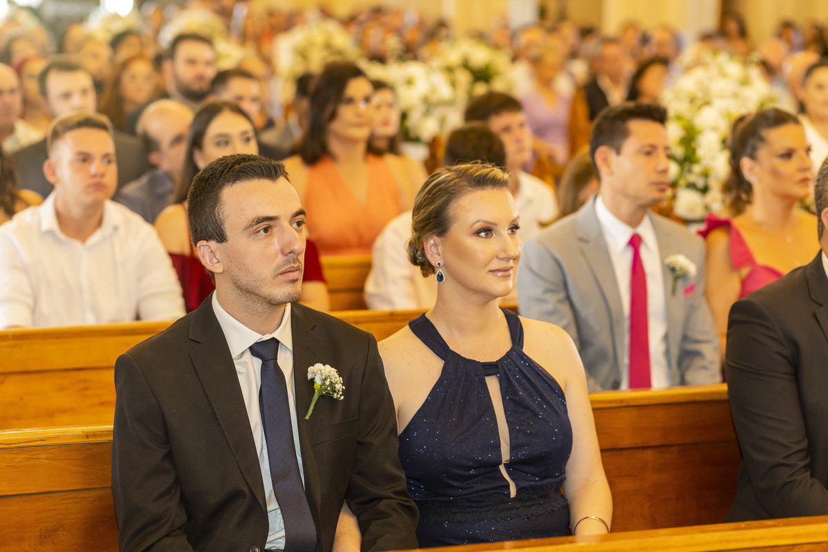 FOTOS CASAMENTO IGREJA CATOLICA MATRIZ VALINHOS SP CASAL DE NOIVOS PRISCILA E NETOR FESTA EM CLUBE ATLETICO VALINHENSE FOTOGRAFO DENIS SILVEIRA FOTOGRAFIA WEDDING PHOTOGRAPHY