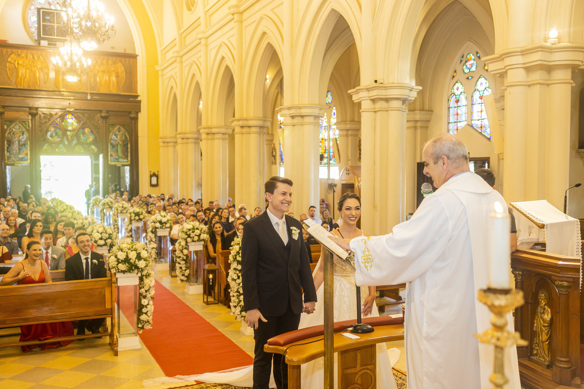 FOTOS CASAMENTO IGREJA CATOLICA MATRIZ VALINHOS SP CASAL DE NOIVOS PRISCILA E NETOR FESTA EM CLUBE ATLETICO VALINHENSE FOTOGRAFO DENIS SILVEIRA FOTOGRAFIA WEDDING PHOTOGRAPHY